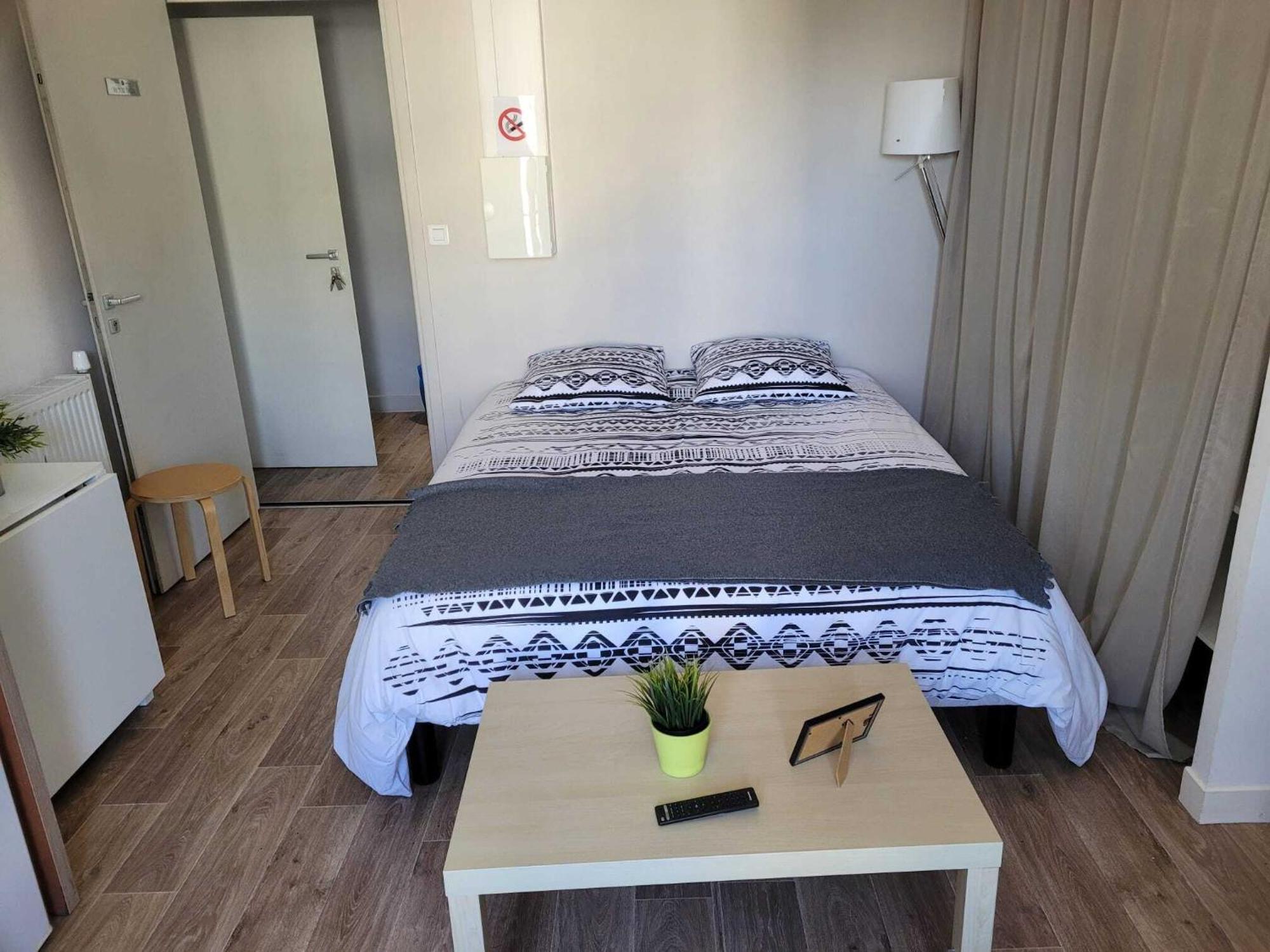 Appartment Les Suites Du Parc Безансон Номер фото