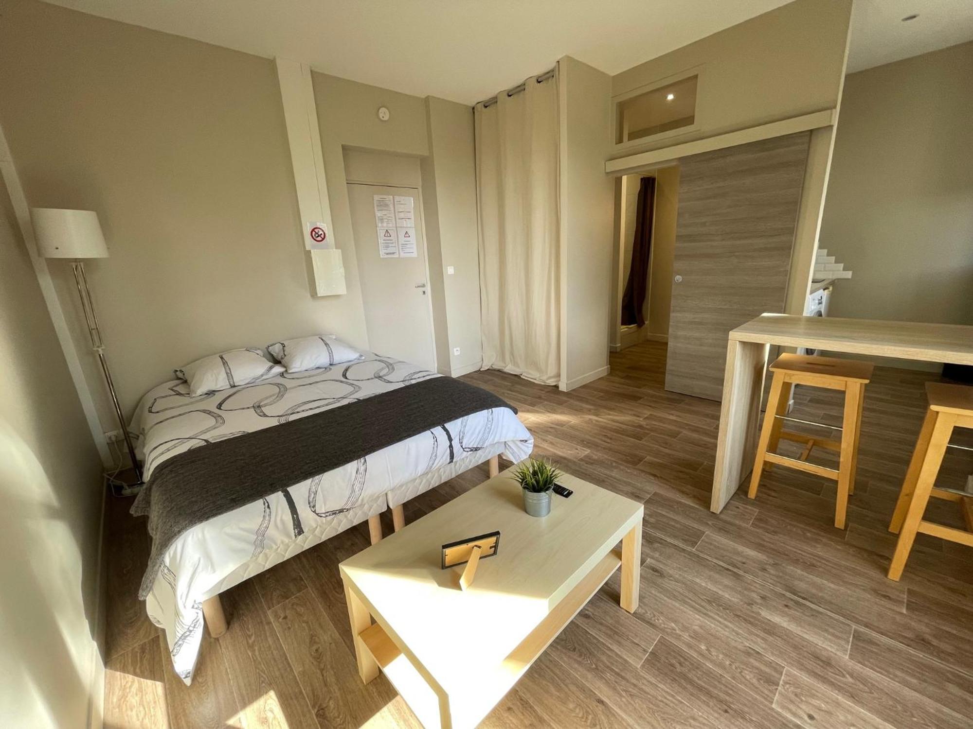 Appartment Les Suites Du Parc Безансон Номер фото