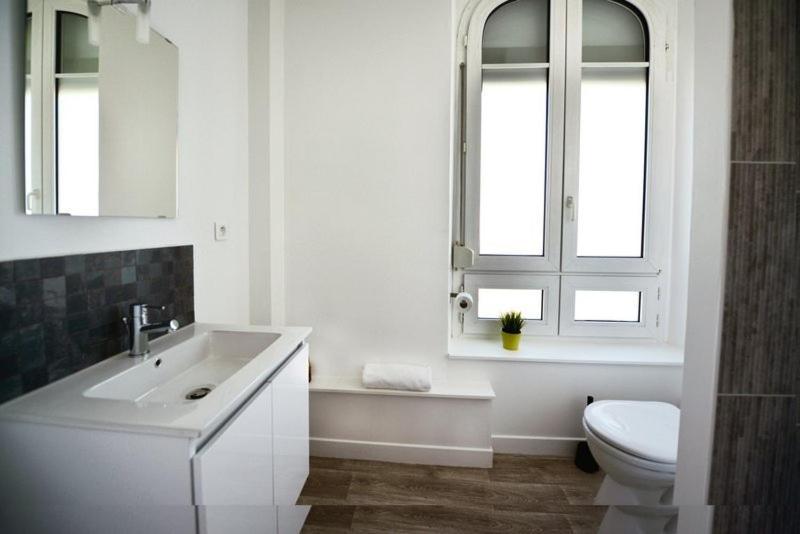 Appartment Les Suites Du Parc Безансон Номер фото