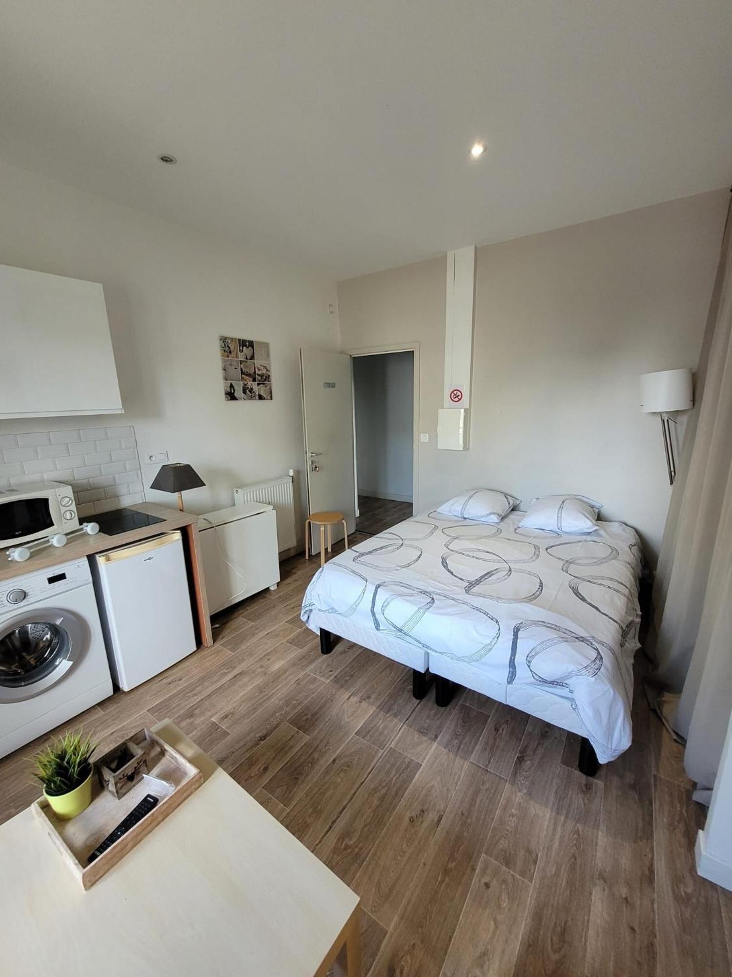 Appartment Les Suites Du Parc Безансон Номер фото